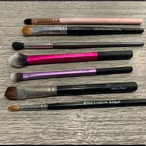 Lot of 7 Makeup Brushes